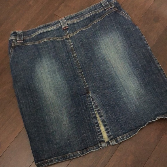 Tommy Hilfiger blue denim stretchy skirt. EUC! - Picture 4 of 5